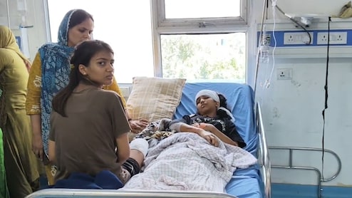 तेज रफ्तार कार ने दो बहनों और सहेली को रौंदा, 50 मीटर तक घसीटा; हालत गंभीर