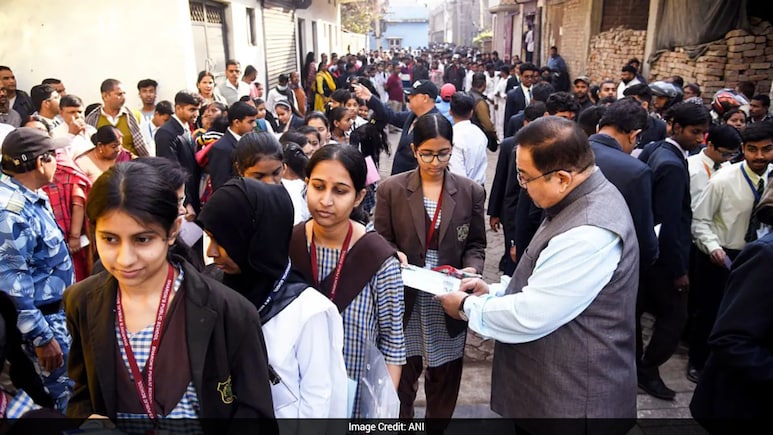 CBSE 12 Result: बहरीन से UAE तक CBSE के छात्रों को कैसे मिलेंगे नंबर? जानिए बोर्ड का नया मार्किंग सिस्टम