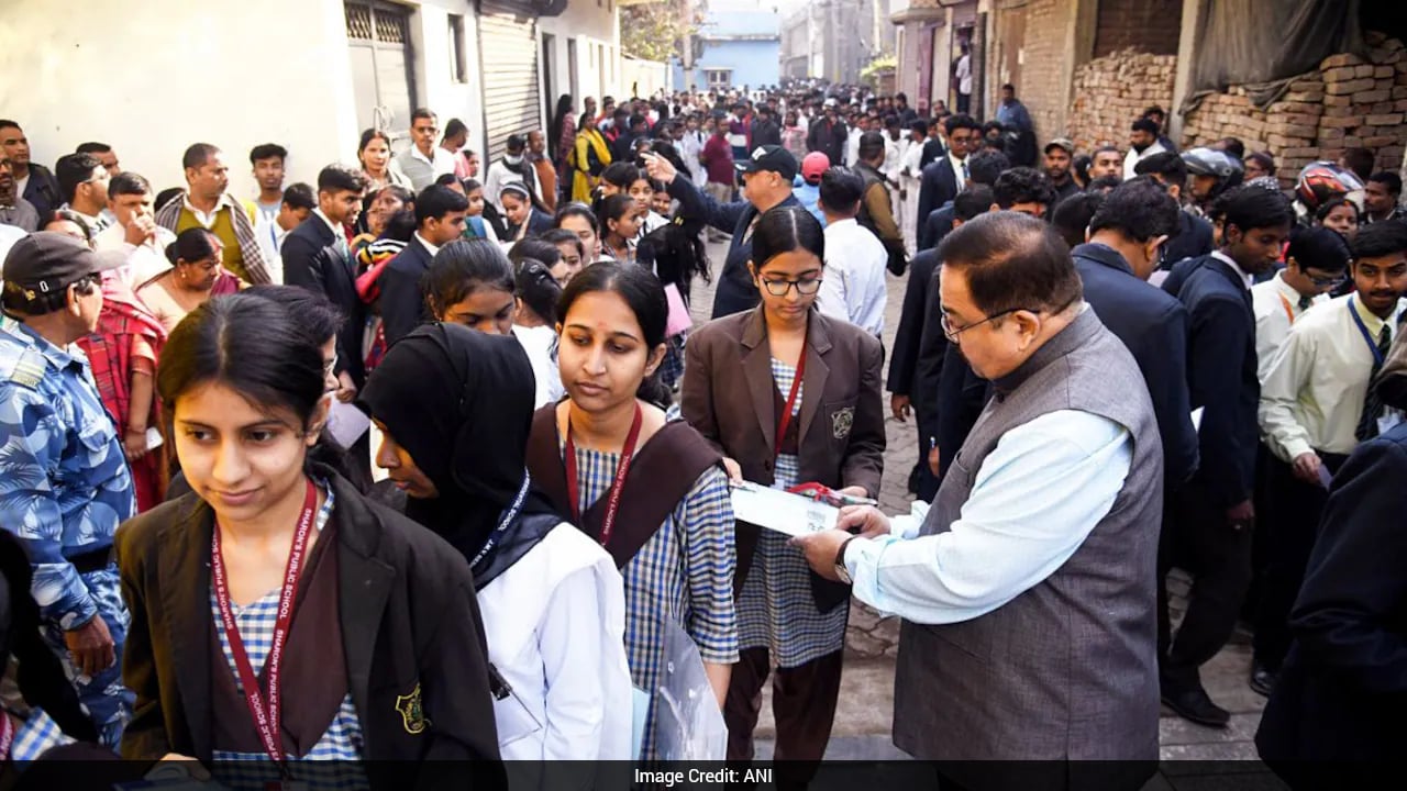 CBSE 12 Result: बहरीन से UAE तक CBSE के छात्रों को कैसे मिलेंगे नंबर? जानिए बोर्ड का नया मार्किंग सिस्टम