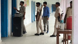 बिहार पुलिस भर्ती परीक्षा में कान में ब्लूटूथ छिपाकर दे रहा था परीक्षा, आखिरी 5 मिनट में गया पकड़ा