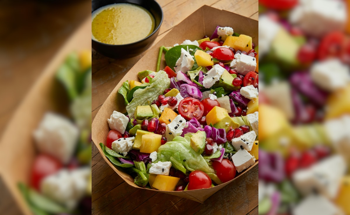 Mango Salad Recipe: 10 मिनट में बनाएं खट्टा-मीठा मैंगो सलाद, गर्मी में मिलेगा ताजगी भरा स्वाद