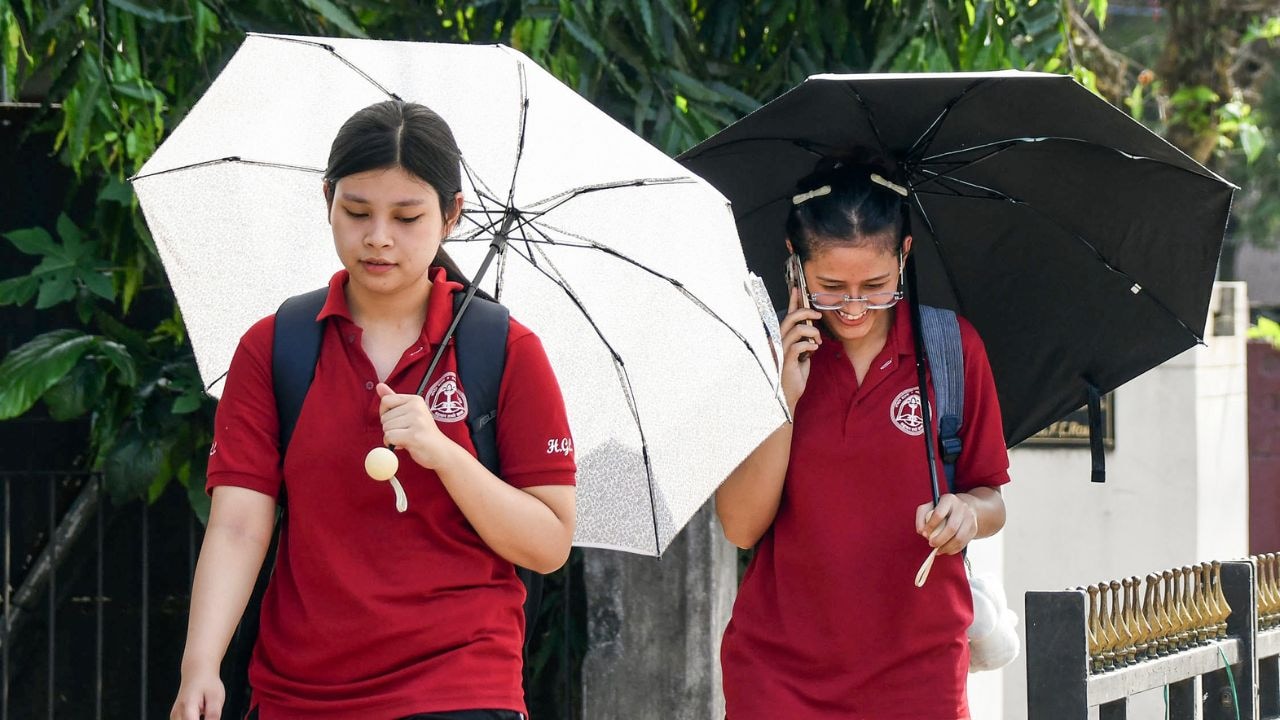 गर्मी को मात देने के ये हैं असरदार तरीके: हाइड्रेशन, सही आउटफिट और Amazon के बेस्ट Summer Product