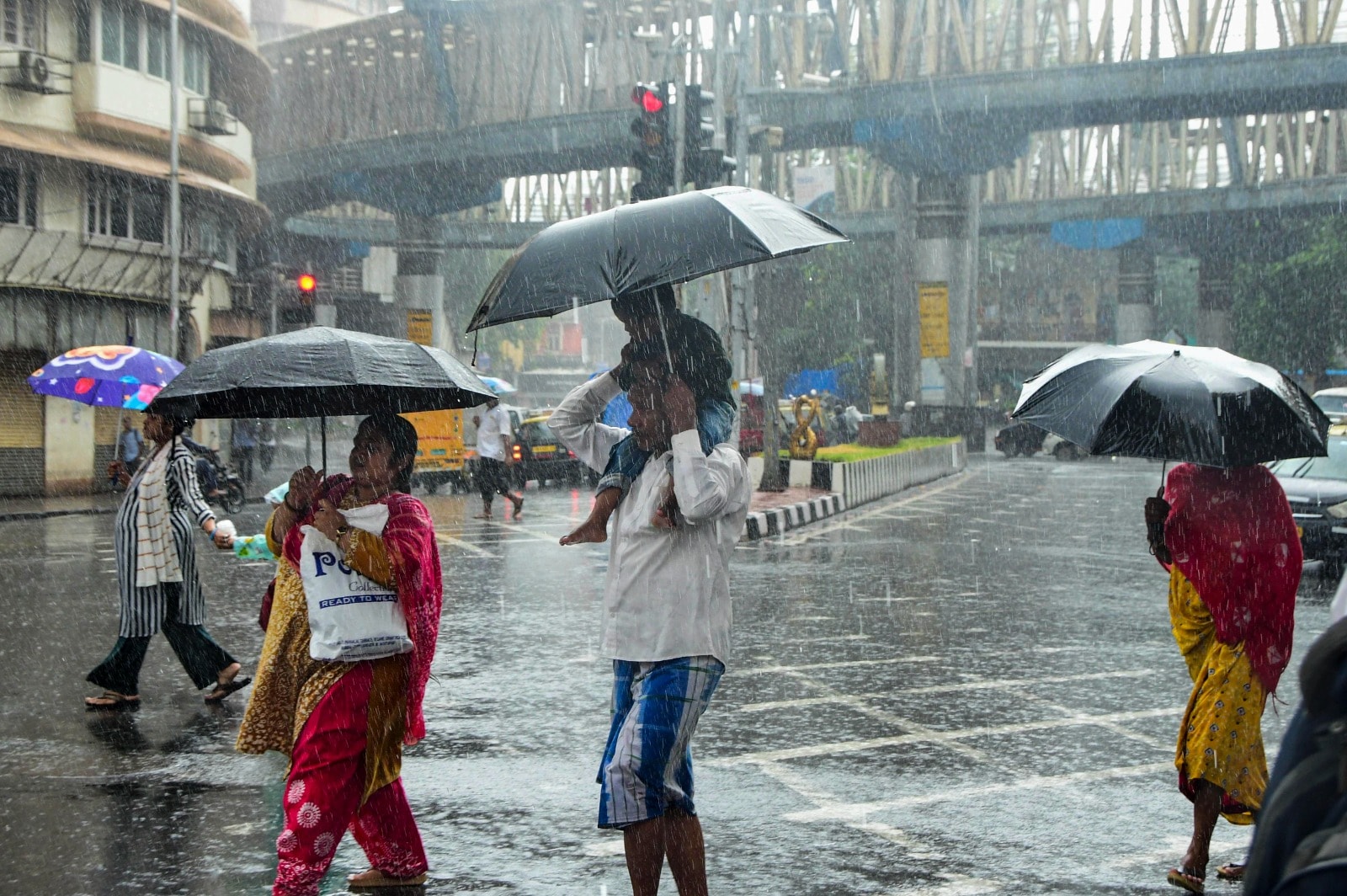 Mumbai Rains Nowcast Warning: IMD Issues Red Alert For Heavy Rains, Thunderstorms