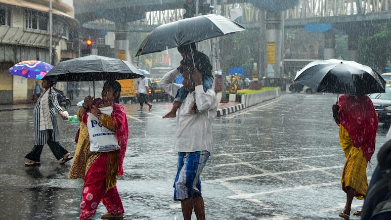 Mumbai Rains Nowcast Warning: IMD Issues Red Alert For Heavy Rains, Thunderstorms And Lightning