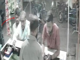 हरदा: मेडिकल स्टोर पर दवा लेने पहुंचे व्यक्ति के जेब से चोर ने निकाले सात हजार रुपये, वीडियो आया सामने
