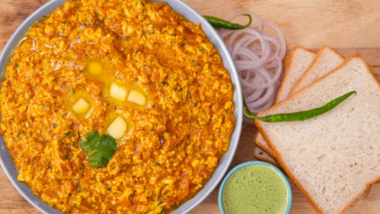 शेफ कुनाल कपूर के स्टाइल में बनाएं अमृतसरी पनीर भुर्जी, हर निवाले में मिलेगा ढाबे वाला मजा