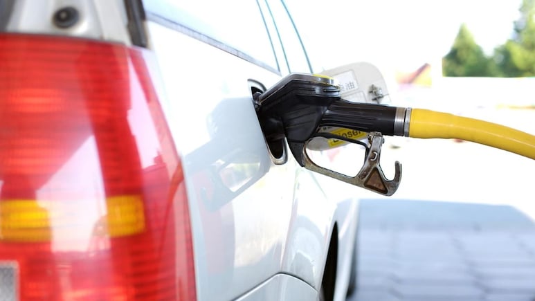 Petrol Diesel Price : पेट्रोल ₹5 और डीजल ₹3 सस्ता, इस तेल कंपनी ने घटाए दाम, देखें नए रेट्स