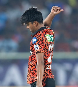 Muttiah Muralitharan, Daniel Vettori Helped Improve My Bowling: SRH Star Zeeshan Ansari