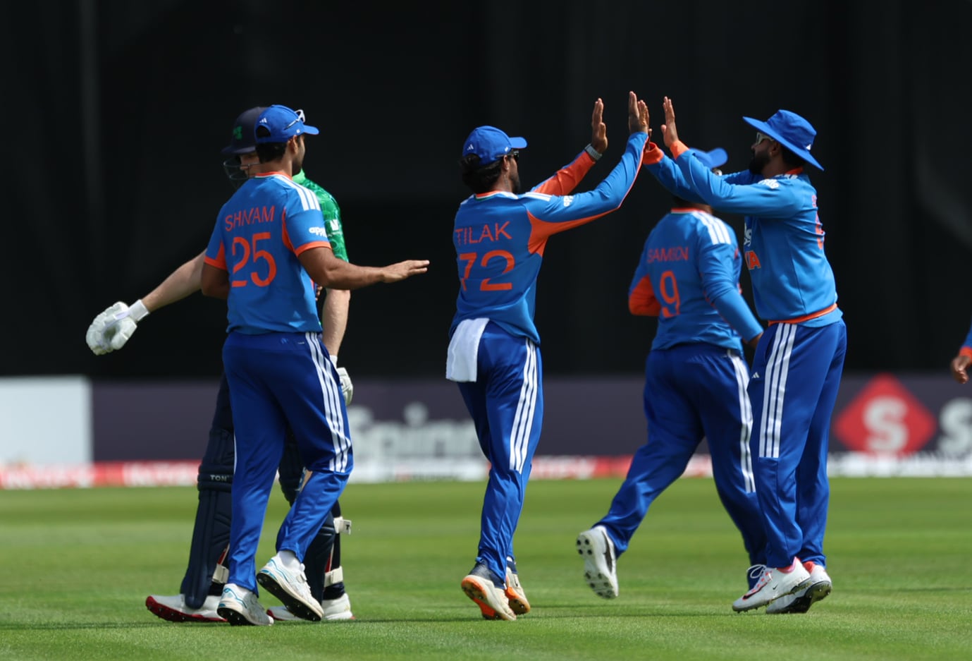 India lose by one run to Ireland, sealing 2–0 World T20 series win