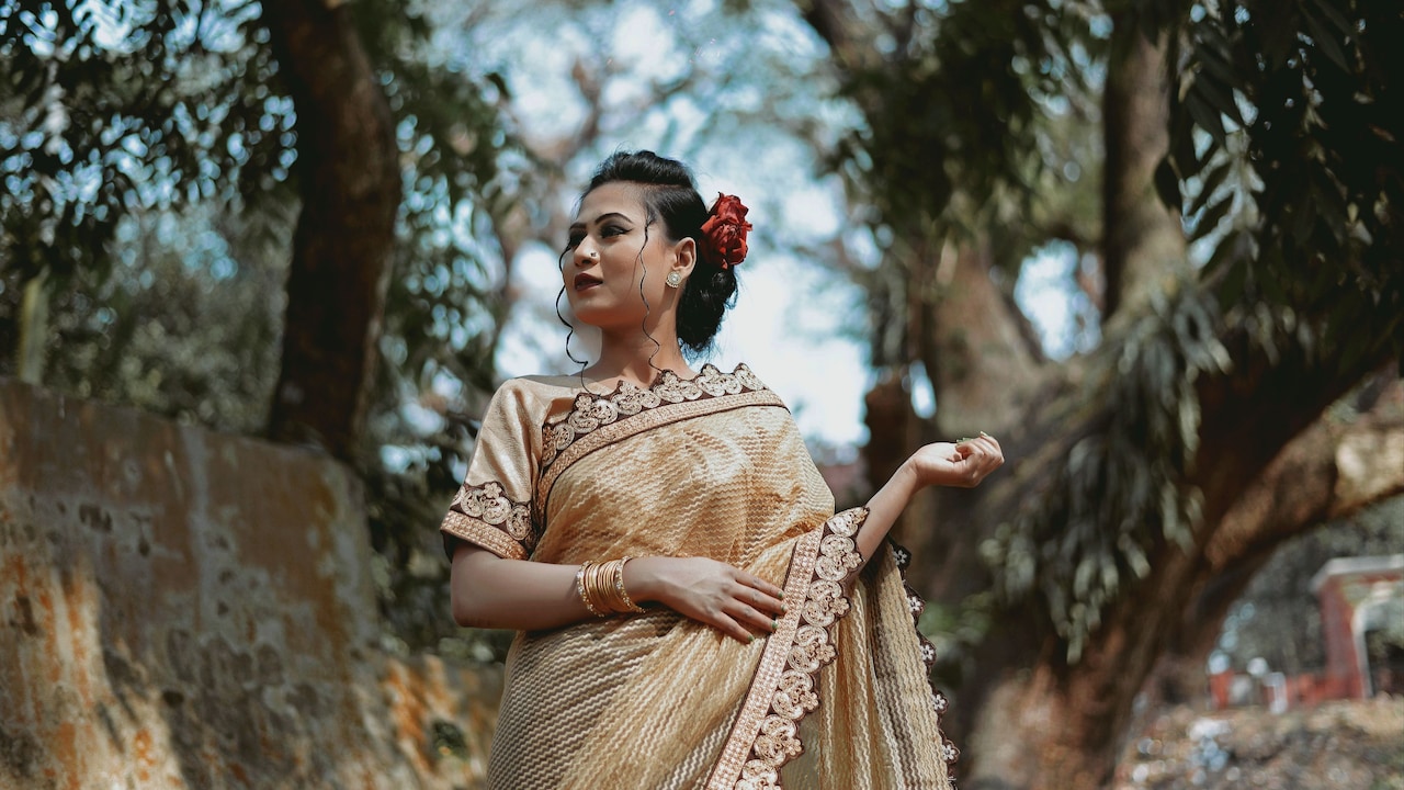 Get ready to grab affordable summer sarees from Myntra End Of Reason Sale 