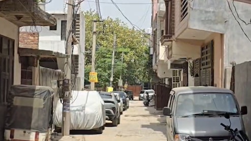 गुरुग्राम: सनकी पति ने पत्नी और बेटे को लाइसेंसी पिस्टल से भूना, हत्या के बाद वहीं बैठकर रोने लगा