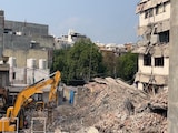 रोका जा सकता था साकेत बिल्डिंग हादसा, MCD मेयर ने मानी लापरवाही... 6 लोगों की हुई है मौत रोका जा सकता था साकेत बिल्डिंग हादसा, MCD मेयर ने मानी लापरवाही... 6 लोगों की हुई है मौत
