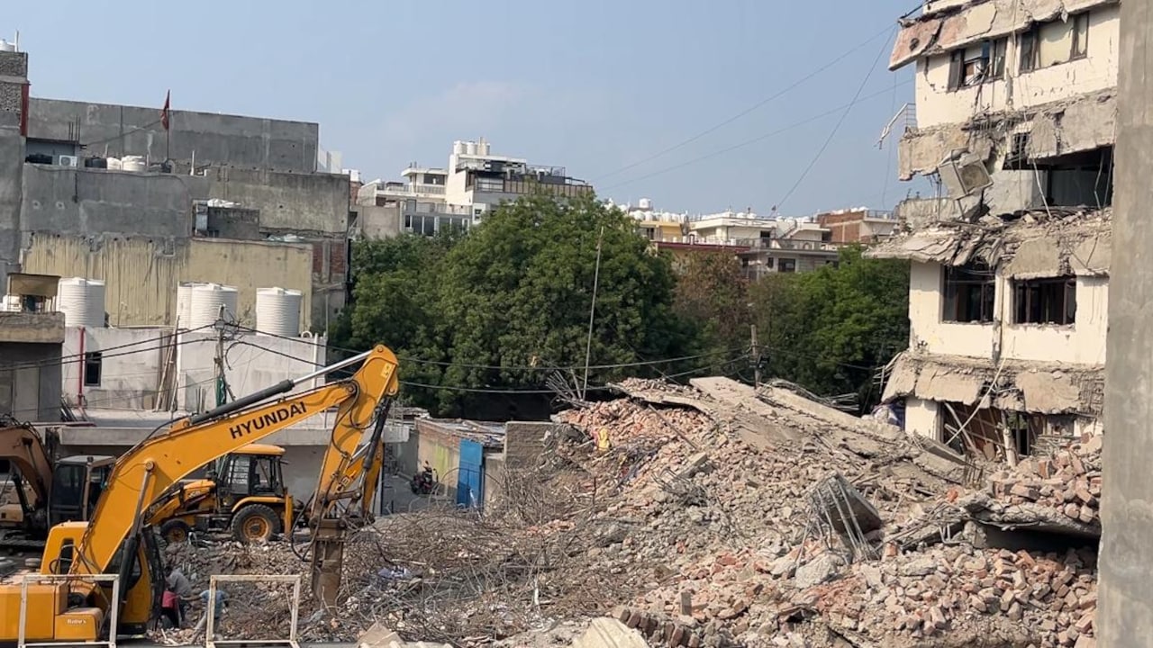 रोका जा सकता था साकेत बिल्डिंग हादसा, MCD मेयर ने मानी लापरवाही...  6 लोगों की हुई है मौत