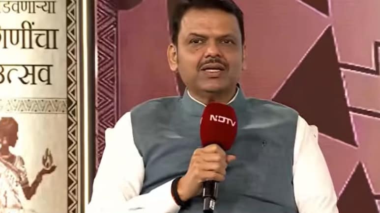 "आम्ही 1500 रुपये आता देतोय, पुढे 2100 रुपये देऊ,पण..", लाडकी बहीण योजनेबाबत CM फडणवीसांचं मोठं विधान