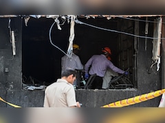 दिल्ली होटल आग: 'फ्लरिश स्टे' के पास नहीं था फायर NOC, 21 की मौत; शटर काटकर बेसमेंट में घुसी टीम