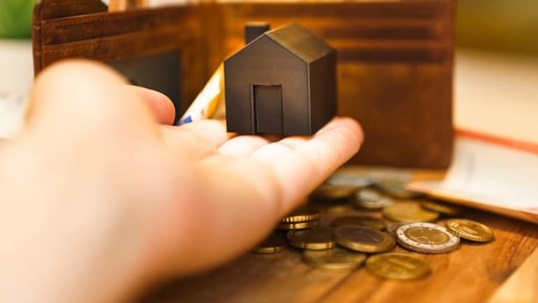 Delhi Tenant Allegedly Secures Rs 18 Crore Loans Using Landlady's Identity, Probe Underway