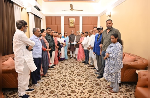 लोकसभा स्पीकर से मिले बागी सांसद, काकोली घोष बोलीं- PM के नेतृत्व में काम करेंगे