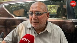 दिल्ली अग्निकांड में फरिश्ता बना ये गद्दे वाला,  डेढ़ लाख का नुकसान कराकर बचाईं 12 जानें