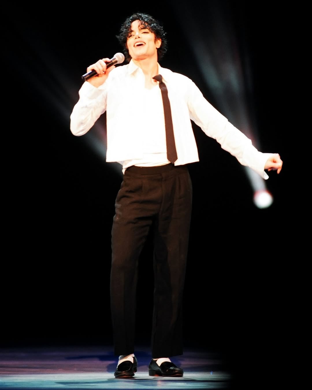 Michael Jackson Sets New Billboard Hot 100 Record: All About It