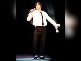 Michael Jackson Becomes First Artist To Chart New Hot 100 Hits In Six Different Decades