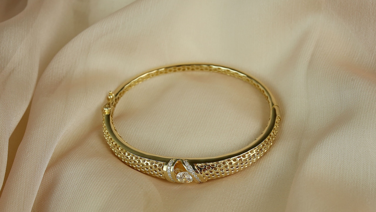 Myntra End Of Reason Sale: Lab-Grown Diamonds Sparkle In Emori Jewellery