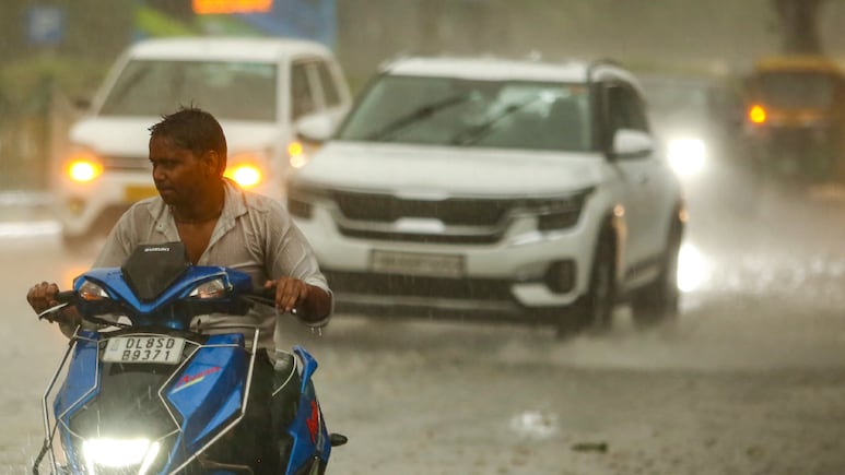कल का मौसम: दिल्ली-UP में लू का 'टॉर्चर', तो बिहार-बंगाल-केरल समेत कई राज्यों में भारी बारिश का अलर्ट