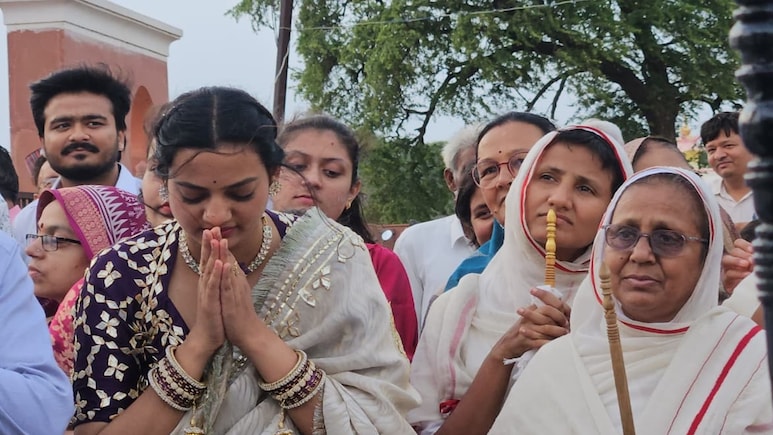 वाह! शादी के बजट से बनवाया 7 लाख का पक्षी टॉवर, MP की सलोनी जैन ने जीत लिया सबका दिल