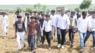 बुलडोजर एक्शन के बीच इंची टेप लेकर सड़क पर उतरे अशोक चांदना, बोले- गरीबों के साथ अन्याय नहीं होगा
