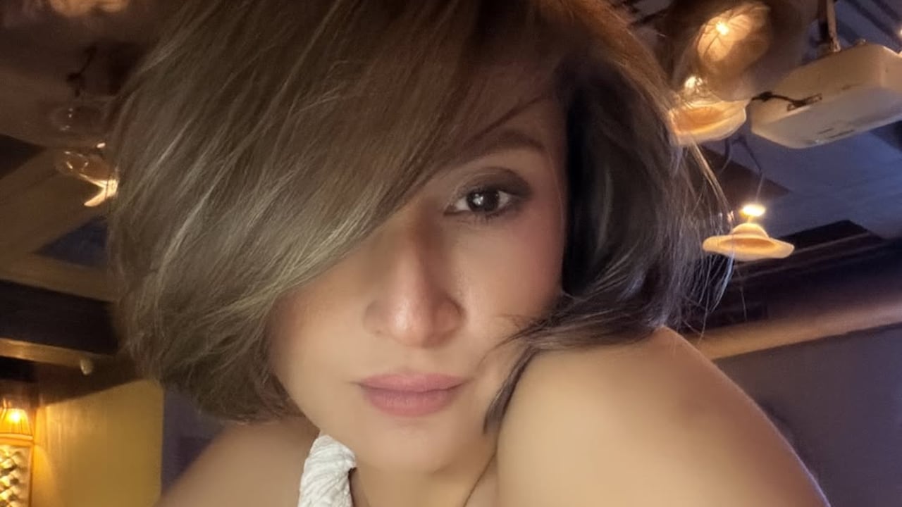 6 साल की उम्र से शुरू किया काम, 17 साल की उम्र में उठाई मां बनने की जिम्मेदारी, टीवी पर कोमोलिका के नाम से हुई
