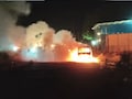 मौत के मुंह से निकले 5 दोस्त! शिवपुरी NH-46 पर आग का गोला बनी कार
