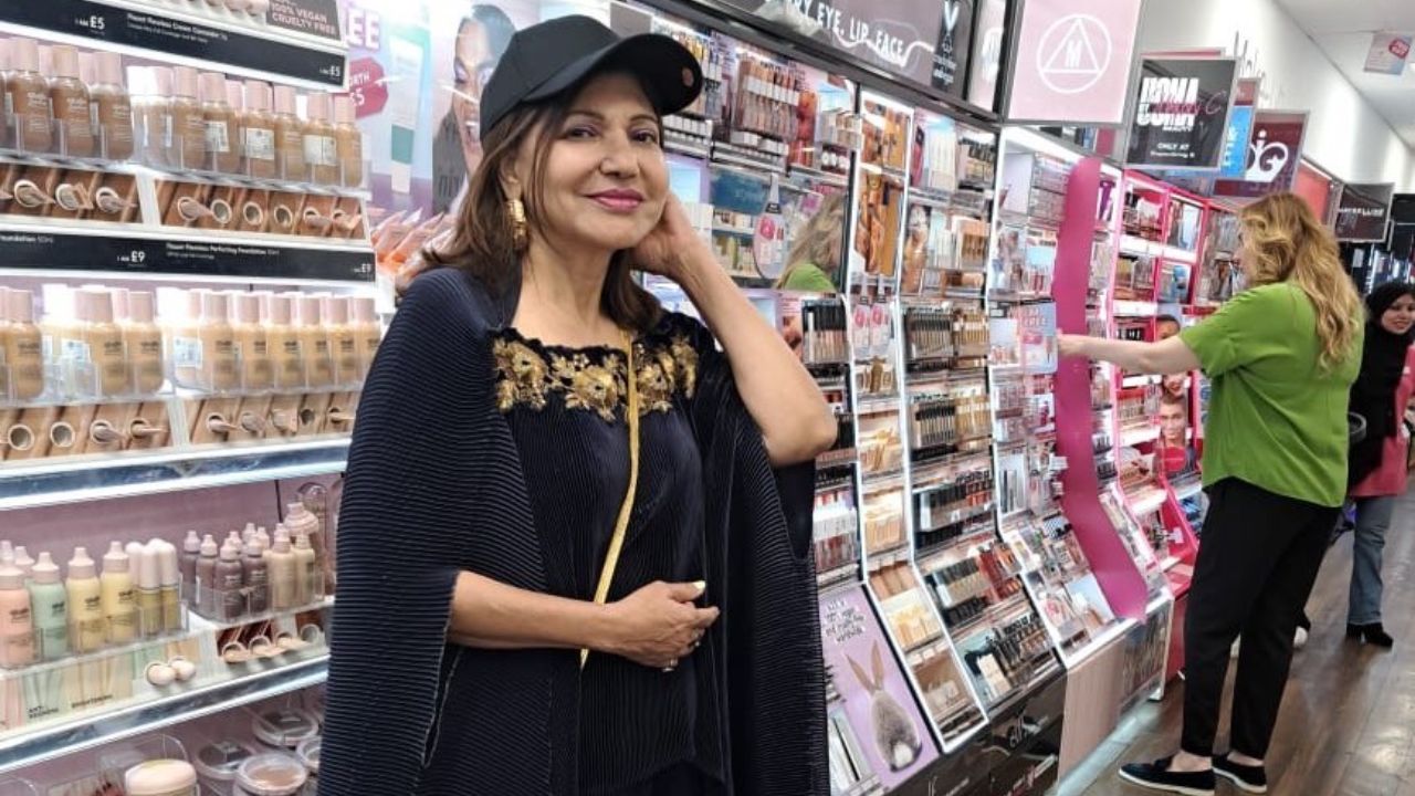 Alka Yagnik shared that she was diagnosed with rare sensory neural nerve hearing loss