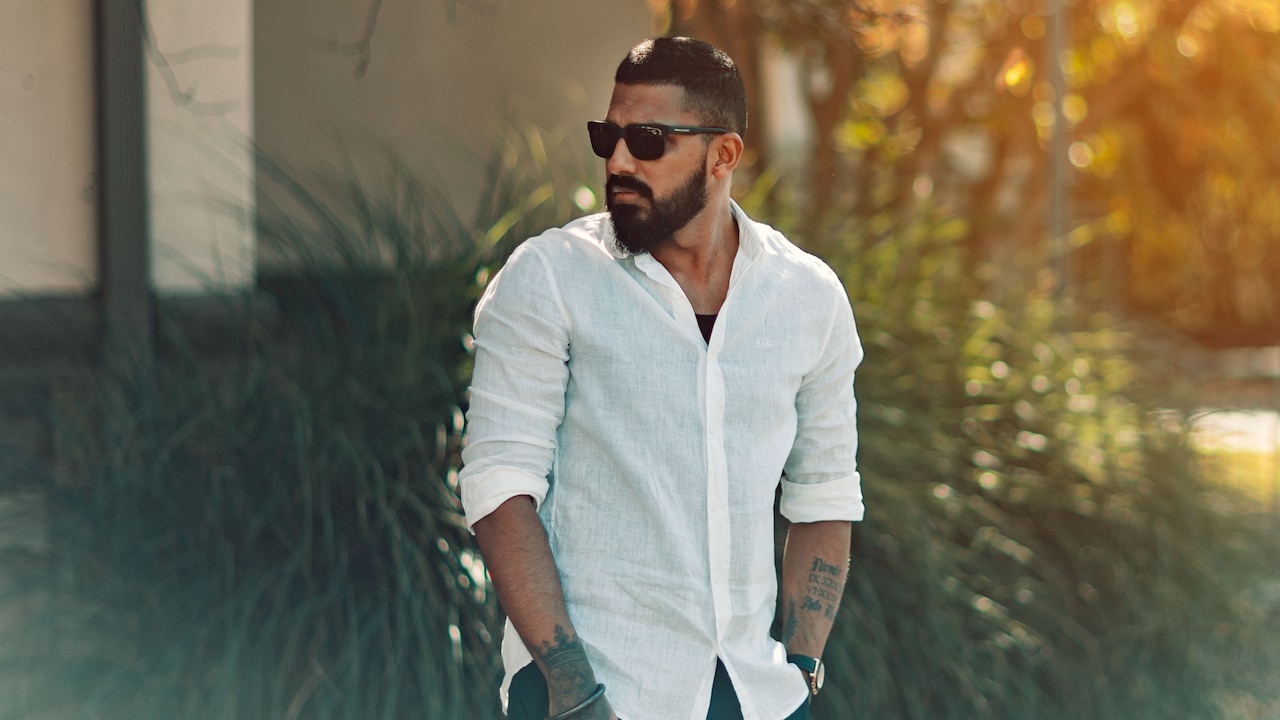 How to choose between basic t-shirts, polo shirt, and linen shirt for men