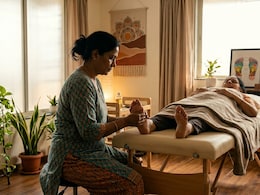 Reflexology Explained: Why Pressing Your Feet Relaxes Your Mind
