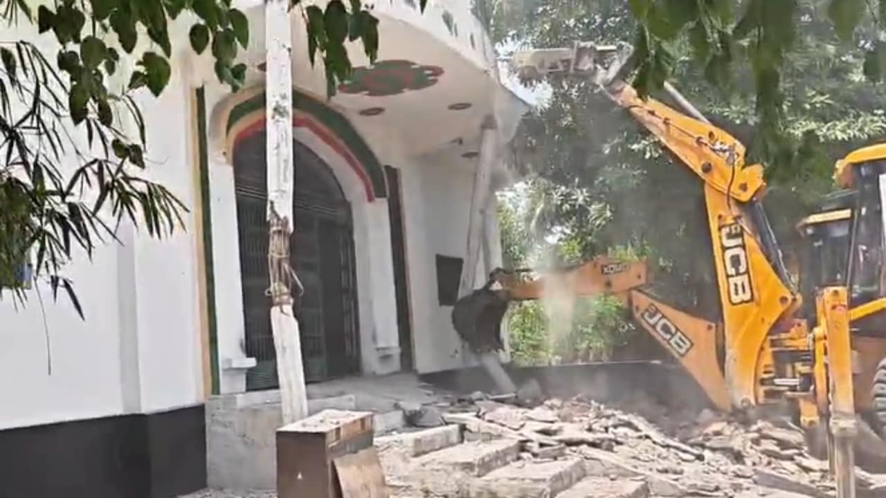 गाजियाबाद में 1.5 करोड़ की सरकारी जमीन को कराया गया कब्जामुक्त. 