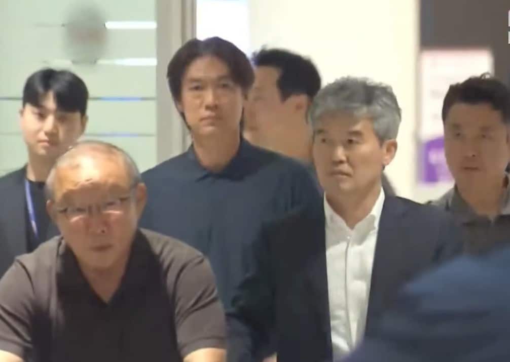 Watch: Angry Fans Hurl Abuses At Korea Coach At Airport After World Cup Exit