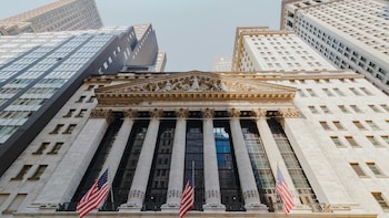 US Stock Market Today: Dow Sheds Over 200 Points As Oil Climbs; S&P 500, Nasdaq Flat