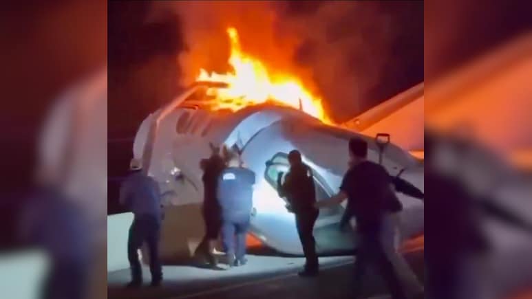 Texas Highway Plane Crash: One Dead, Several Injured As Jet Bursts Into Flames