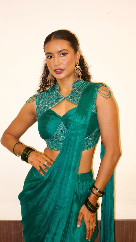Take Cues From Rida Tharana to Nail the Emerald Saree Glam