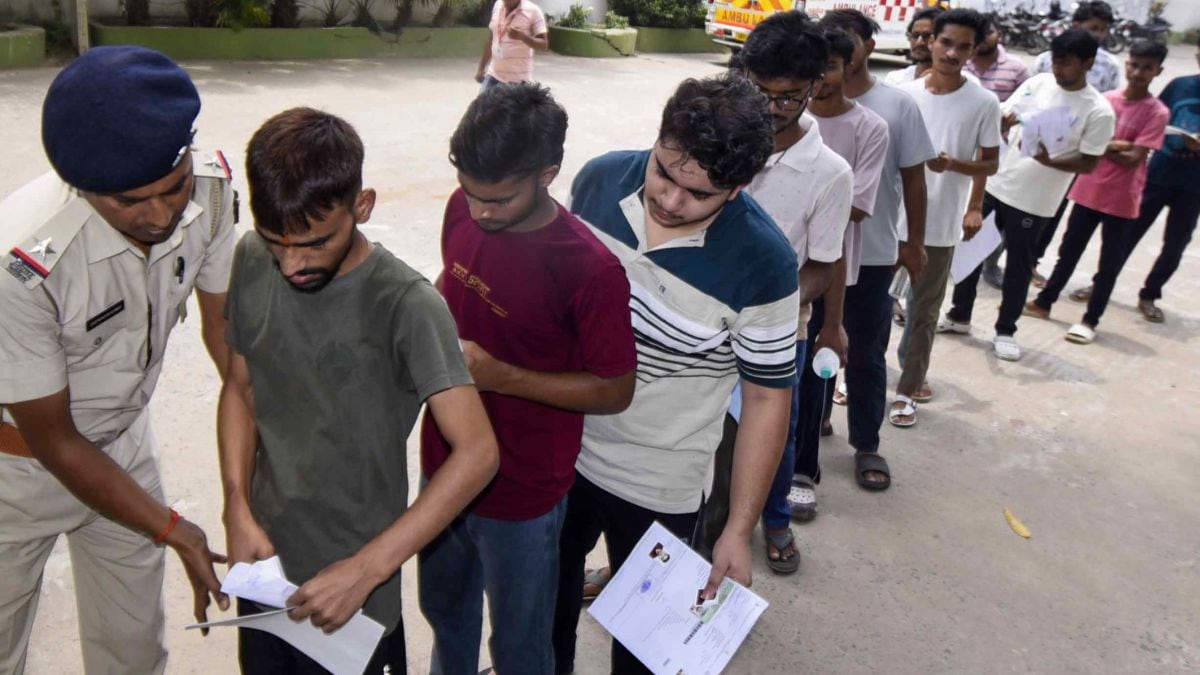Students Return for NEET Re-Exam After May 3 Paper Cancellation