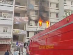 दिल्ली: कड़कड़डूमा कोर्ट में लगी भीषण आग, कड़ी मशक्कत के बाद दमकल की आठ गाड़ियों ने पाया काबू