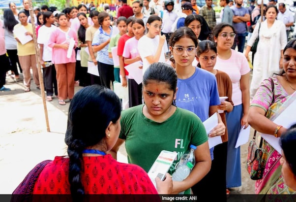 संसदीय समिति की बैठक में गूंजा NEET पेपर लीक और छात्रों के सुसाइड का मुद्दा, परीक्षा प्रणाली में सुधार की मांग