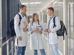 MBBS करने के लिए सस्&zwj;ते विदेशी कॉलेज की List, यहां एडमिशन के लिए NEET रैंक की जरूरत नहीं पड़ती