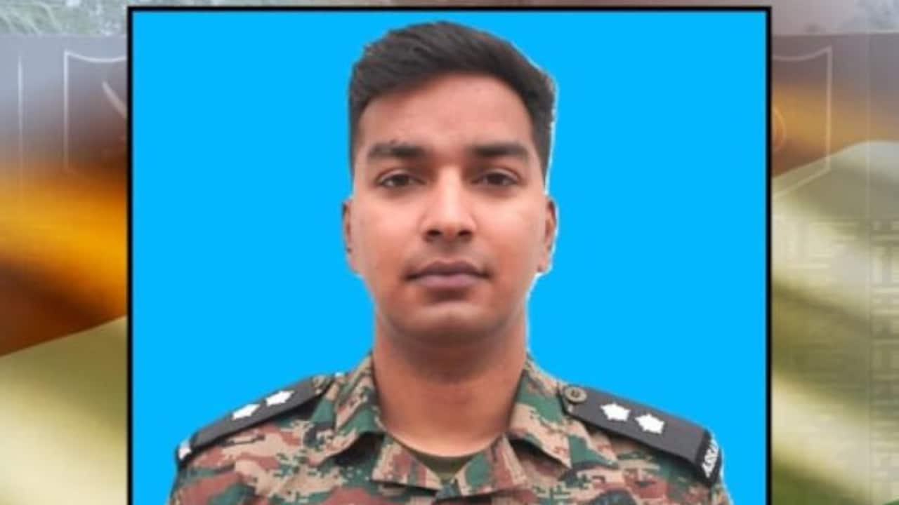 जम्मू कश्मीर में आंतकियों के सर्च ऑपरेशन में लेफ्टिनेंट शहीद, राजौरी में खाई में गिर गए थे
