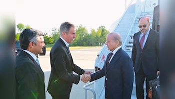 US-Iran Talks: Pakistan PM Sharif, Army Chief Munir Reach Switzerland