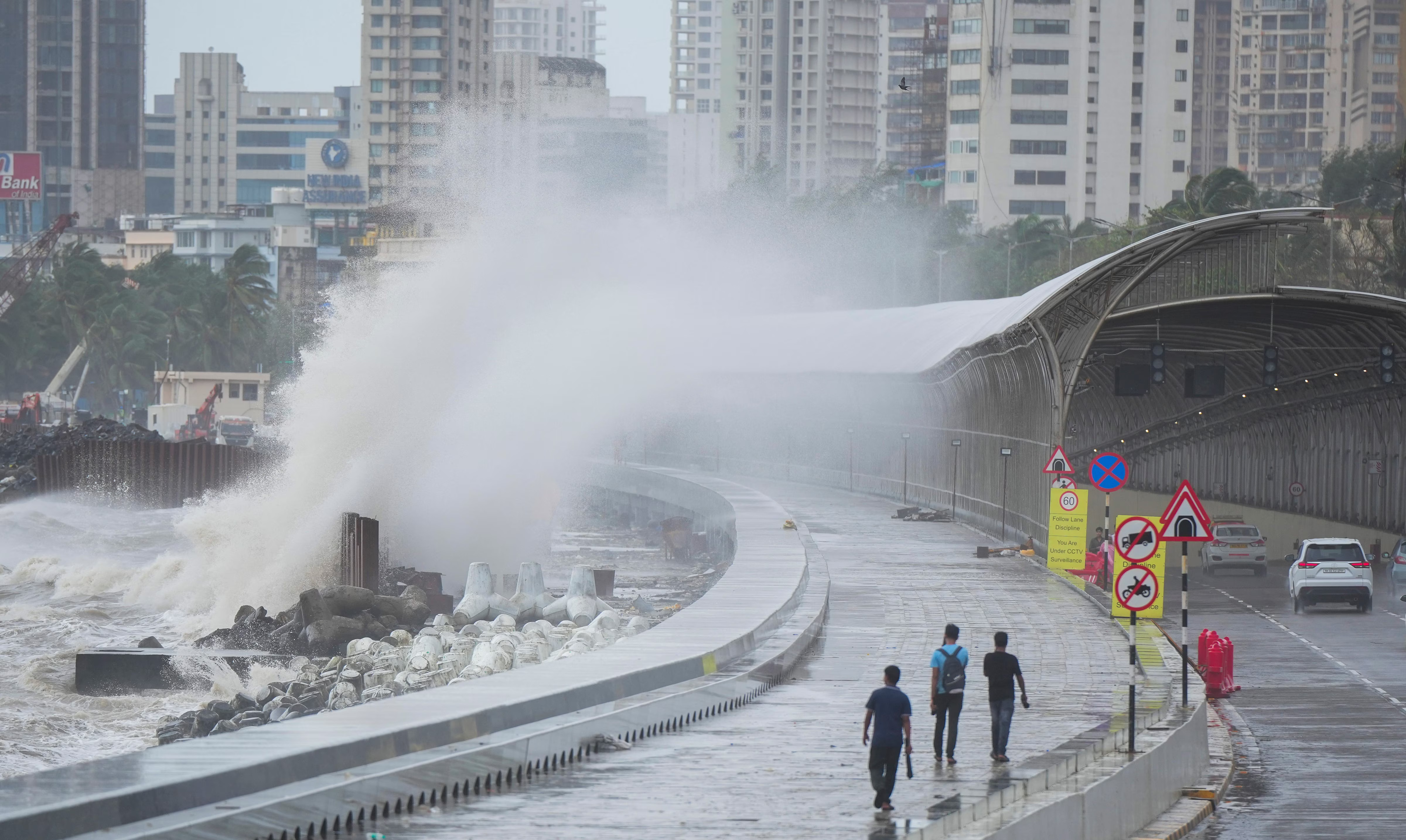 BMC issues 2026 Mumbai high-tide schedule and monsoon safety advisory