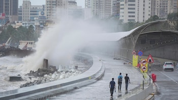 Mumbai Weather Forecast: Will Rains Batter City This Evening? Check Hourly Forecast