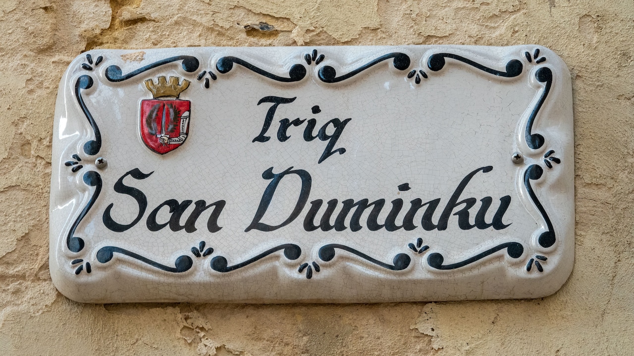 7 Personalised Name Plates And Door Signs That Make A Home Feel More