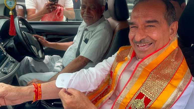 इमरजेंसी के दौरान ब्लेड से काटा गया था मदन राठौड़ के हाथ पर गुदा हुआ नाम, साधारण सुई-धागे से लगे थे 13 टांके