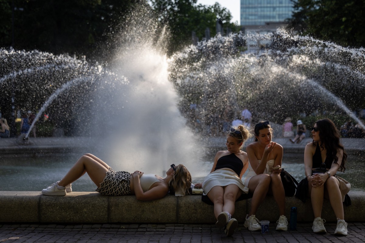 Heatwave resulted in many deaths in France and poses great health risks