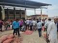 प्याज के दाम दोगुने, फिर भी किसान मायूस: मंडी में अच्छे माल की कमी, महाराष्ट्र-राजस्थान के खरीदार पहुंचे